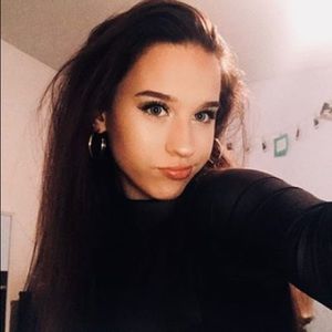 Meet your Posher, Alana